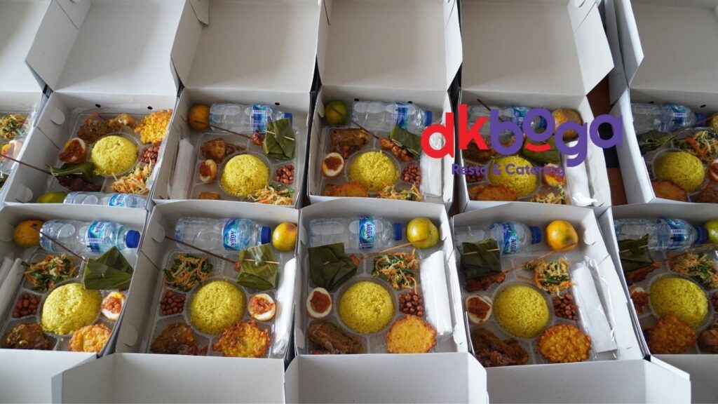 Nasi kotak khas Bali lengkap dari DKBoga Catering dengan lauk autentik